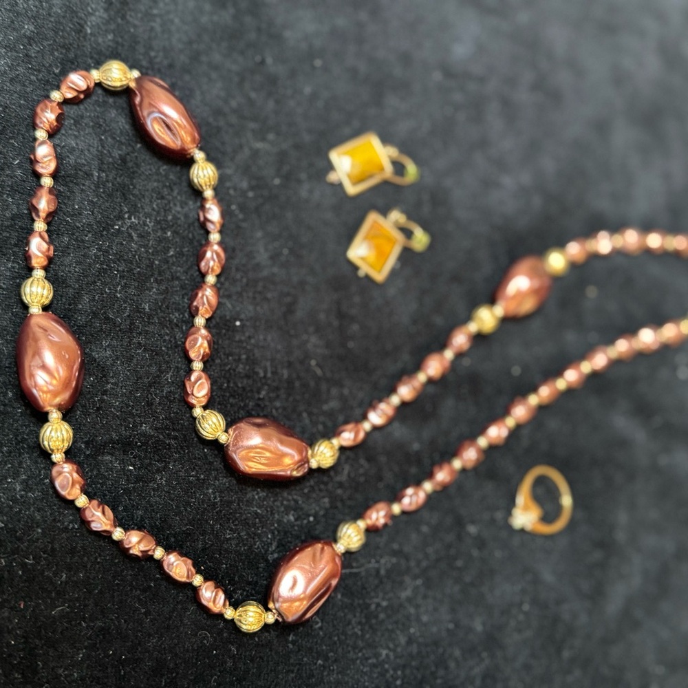 Elegant Brown and Gold Jewelry Set